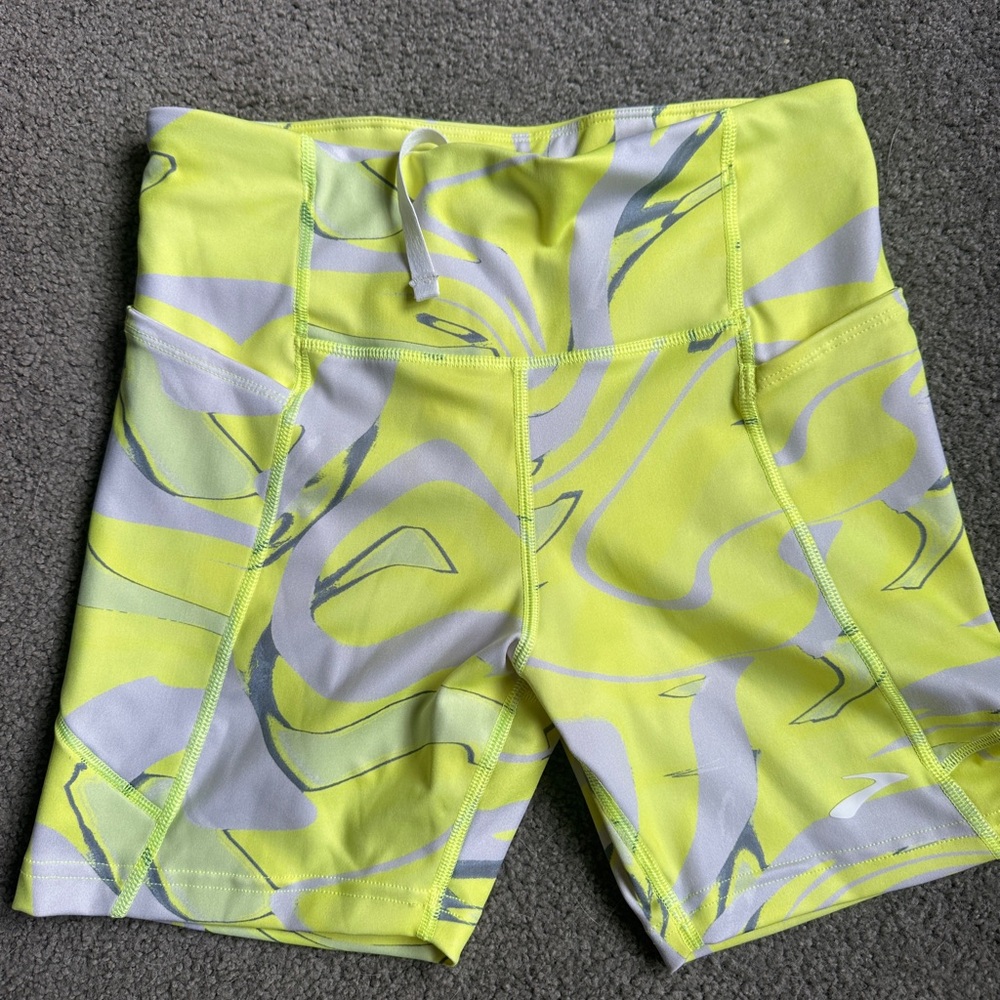 Brooks Moment 5" Short Tight
